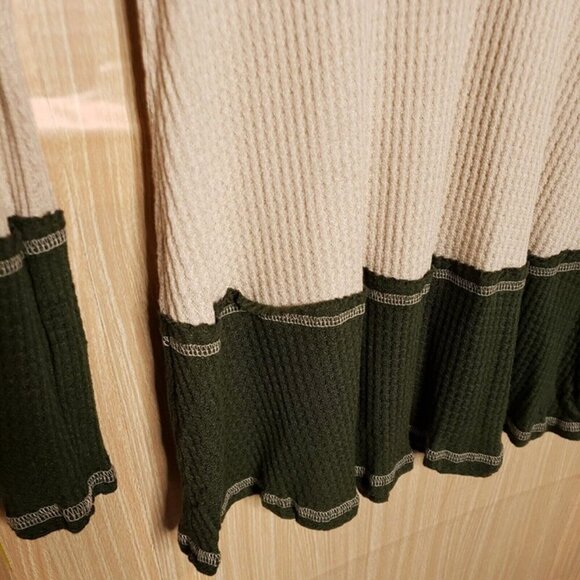 Twenty Second Womens Cream Green Distressed Thermal Tunic Top Large - Picture 3 of 5